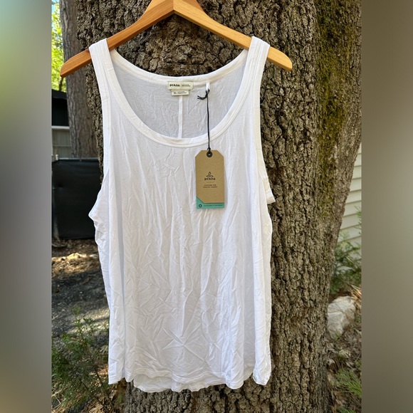 PrAna Women’s White Tank - Picture 1 of 4